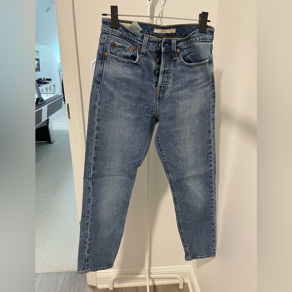 Levi’s Wedgie Straight Classic Blue Denim Jeans